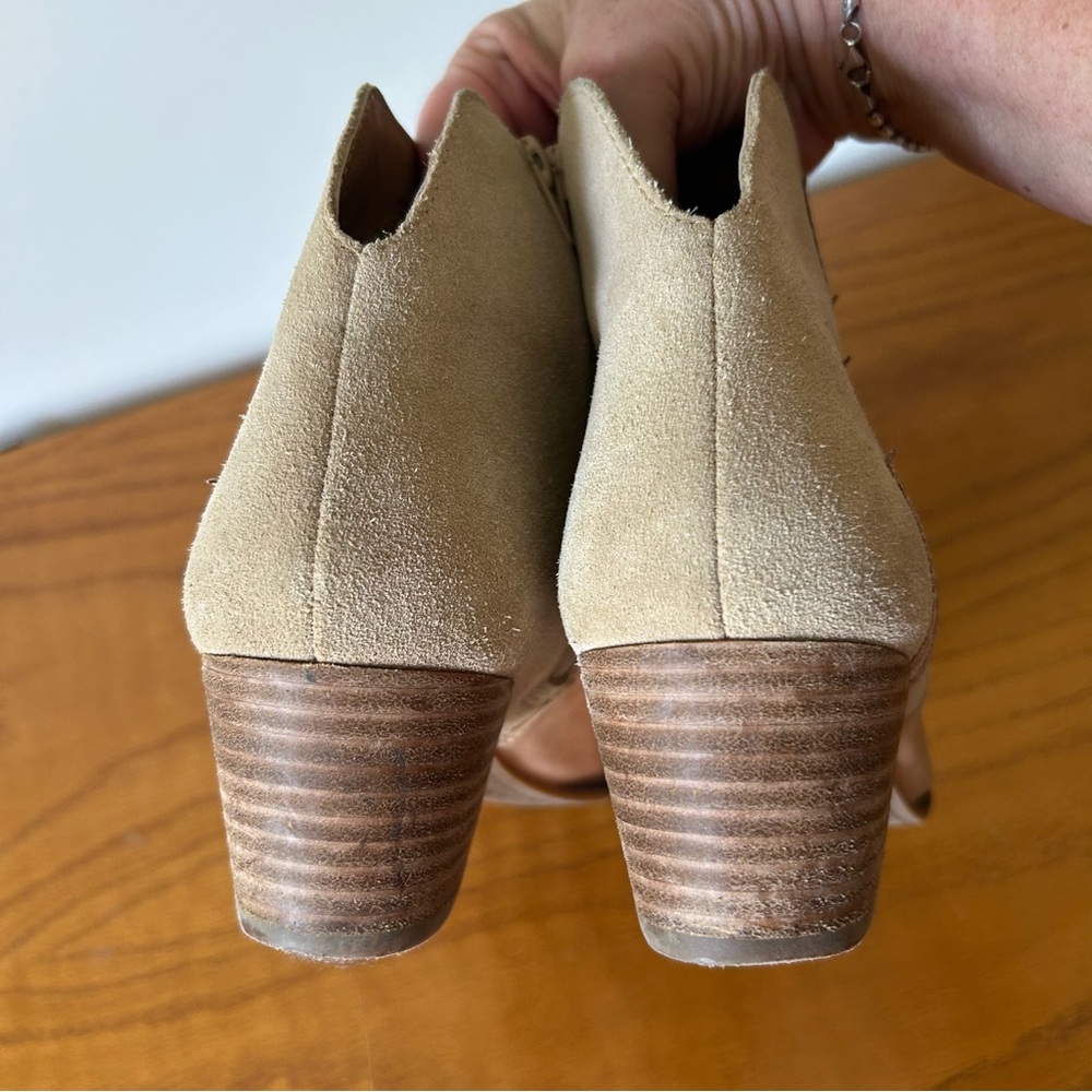 Lucky Brand Idellina Western Bootie in Tahini. Size 9. - Picture 6 of 13